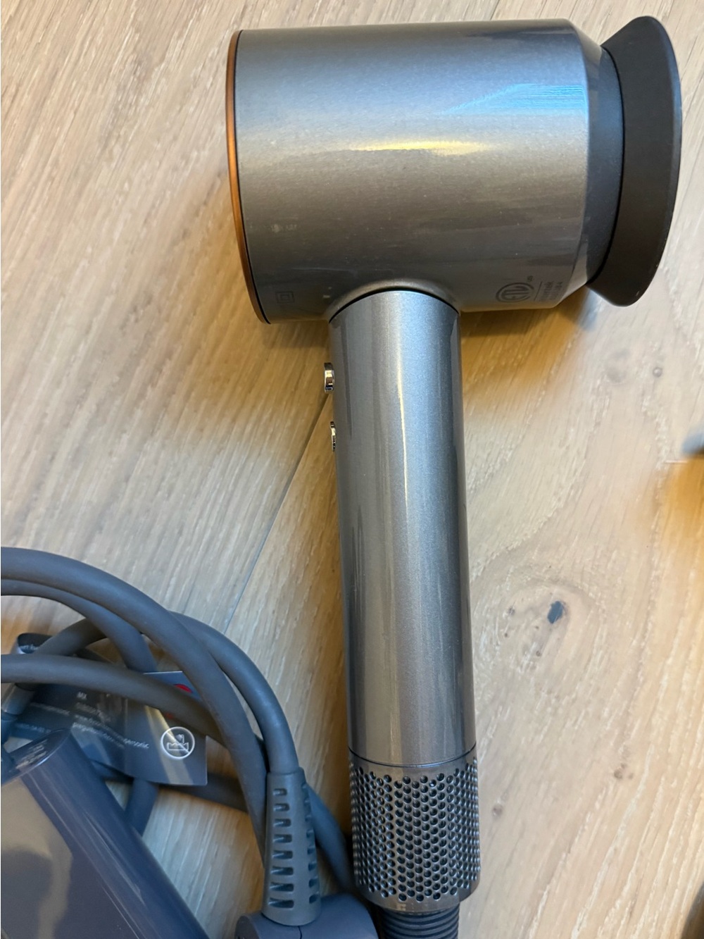 Dyson Supersonic Hair Dryer with Attachments - Picture 3 of 6
